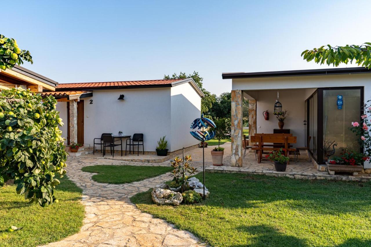 Holiday Home Kerniat Pula Exterior foto