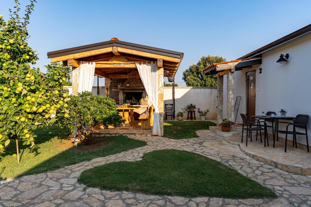 Holiday Home Kerniat Pula Exterior foto