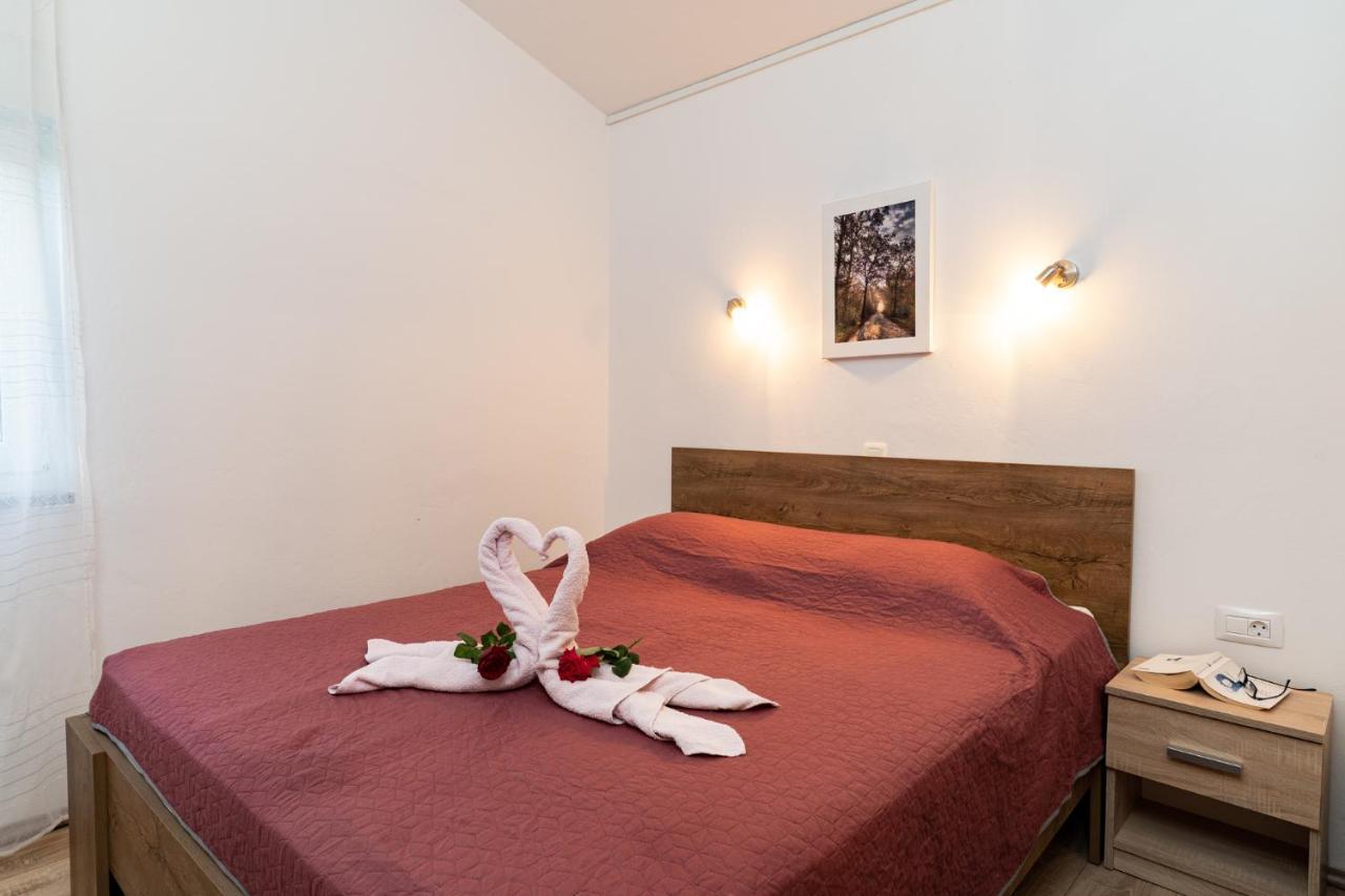 Holiday Home Kerniat Pula Exterior foto