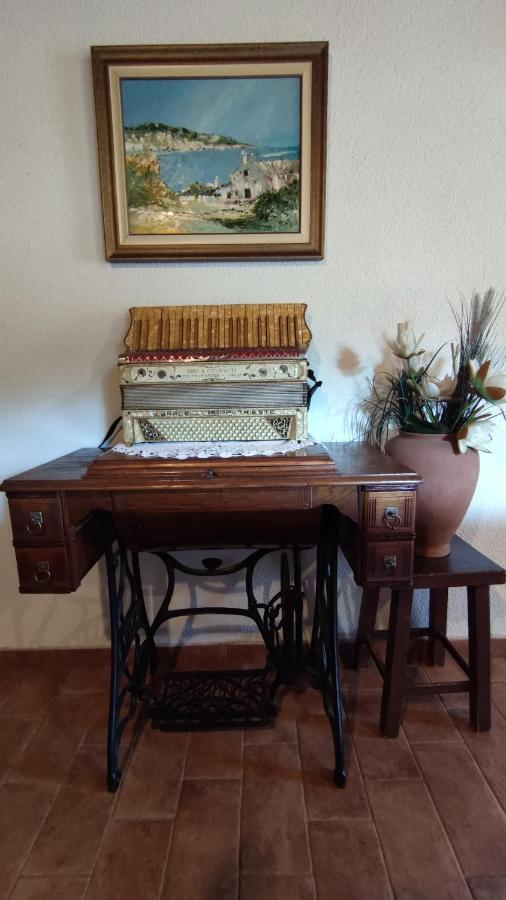 Holiday Home Kerniat Pula Exterior foto